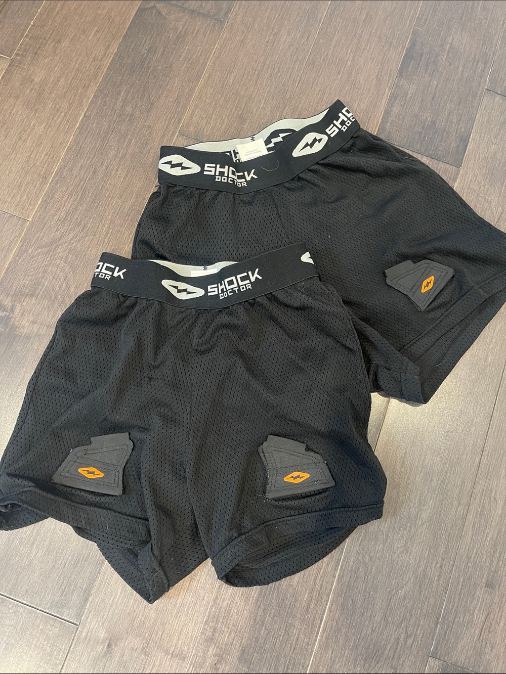 SHOCK DOCTOR LOOSE SHORT W/ BIOFLEX CUP Boys medium -2 pair